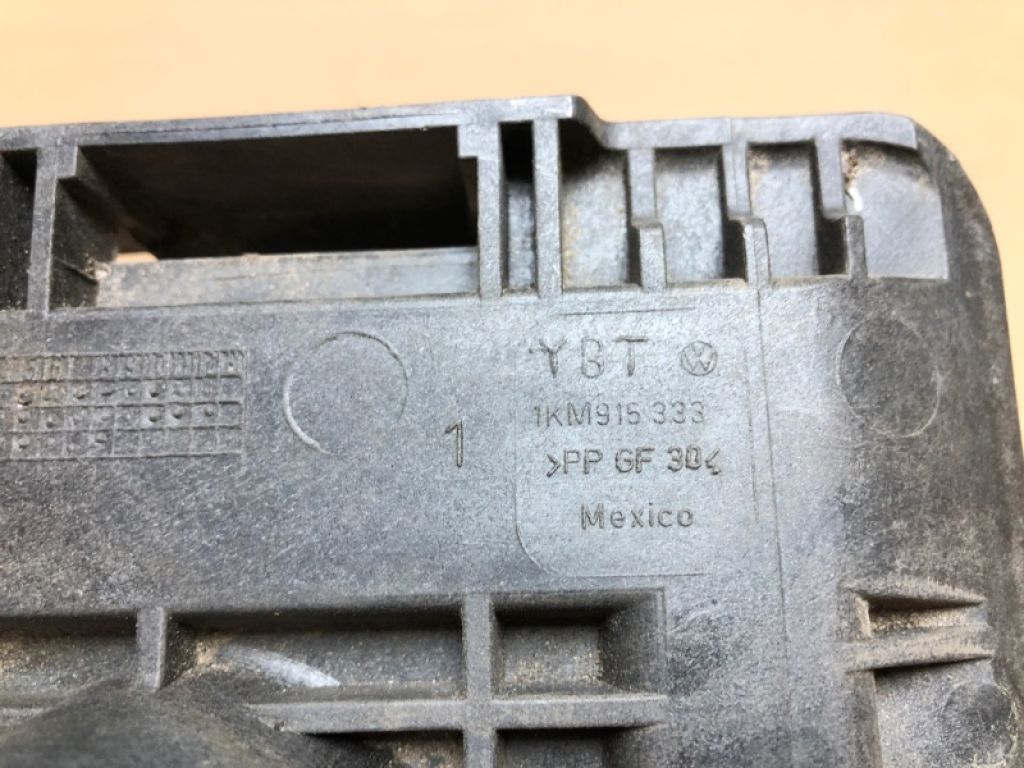 1KM 915 333 | Полиця акумулятора VOLKSWAGEN PASSAT B7 11-15 - Фото 3