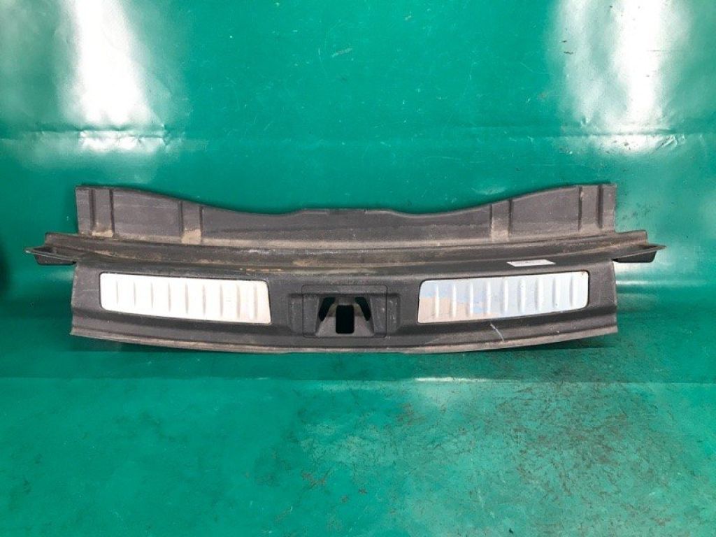 84992-5DK0A | Накладка на поріг багажника INFINITI QX30 16-20