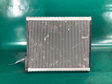 Випарник кондиціонера INFINITI QX30 16-20 Випарник кондиціонера INFINITI QX30 16-20