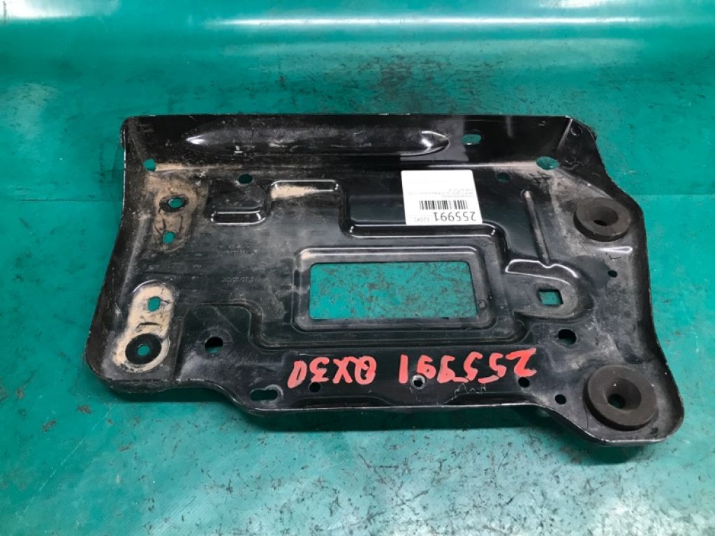 64860-5DA0A | Полка аккумулятора INFINITI QX30 16-20 - Фото 2