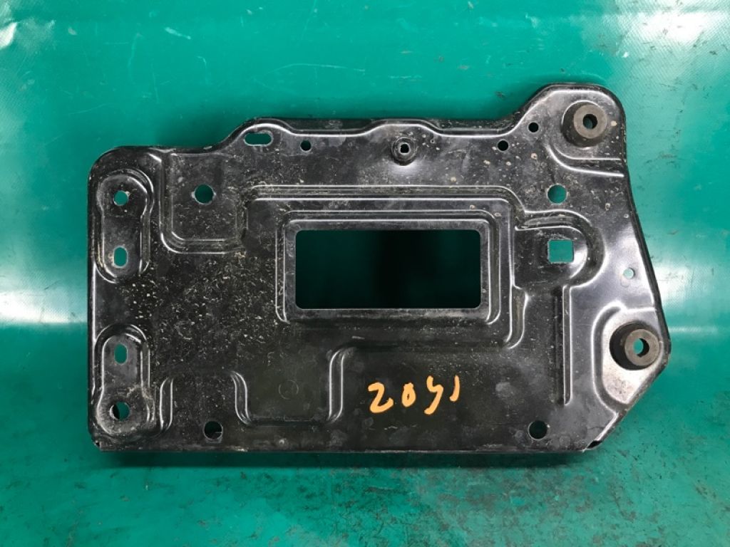 64860-5DA0A | Полка аккумулятора INFINITI QX30 16-20 - Фото 3