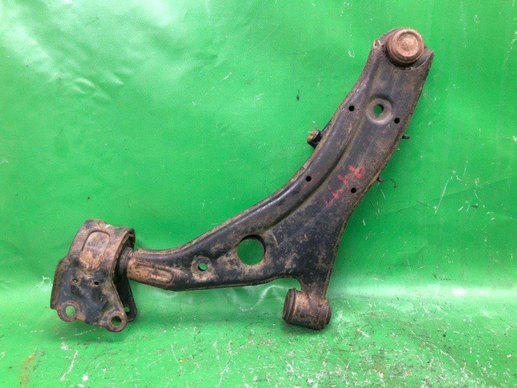 8T4Z-3078-A | Рычаг передней подвески нижний прав. FORD EDGE 06-14