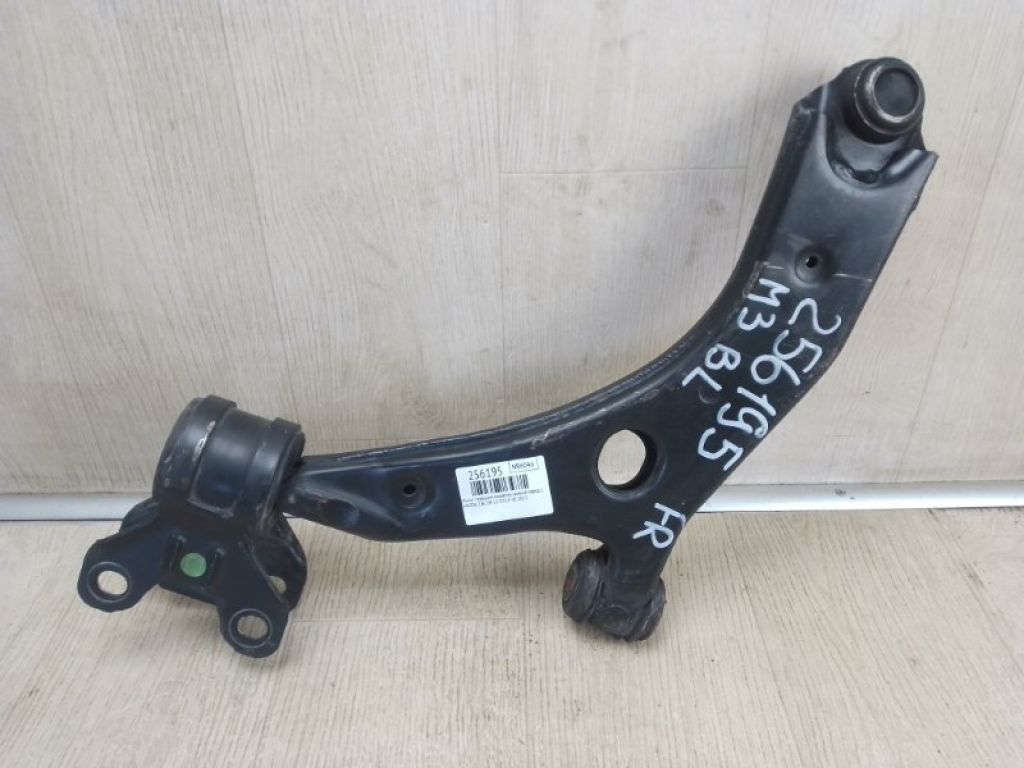 BBM2-34-300A | Рычаг передней подвески нижний прав. MAZDA 3 BL 09-13