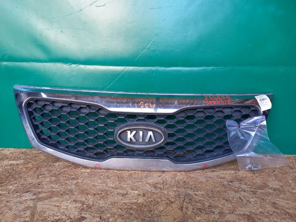 863502P000 | Решетка радиатора KIA SORENTO XM 09-14