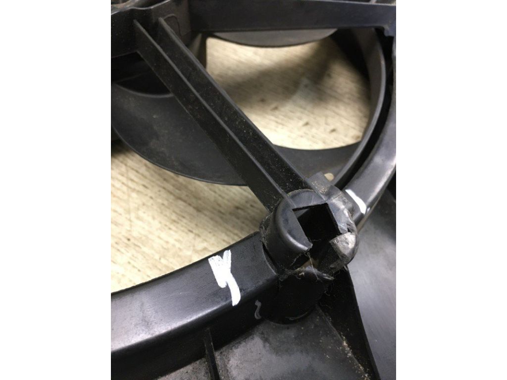 LF8B-15-025H | Диффузор вентилятора основного радиатора MAZDA 3 BL 09-13 - Фото 9