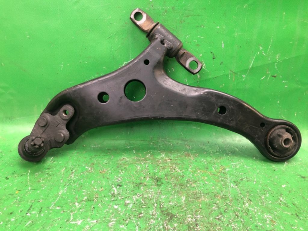 4806933050 | Рычаг передней подвески нижний лев. LEXUS ES300 ES330 01-06