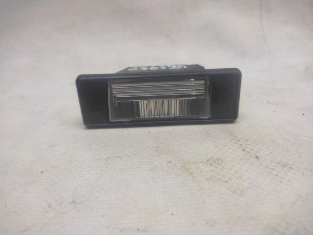 26510-8990A | Подсветка номера INFINITI Q50 15-20