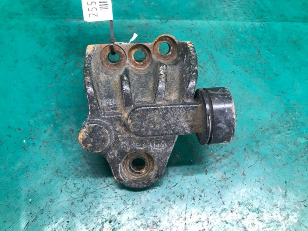 21820-2T100 | Кронштейн двигуна прав. HYUNDAI SONATA YF 10-14