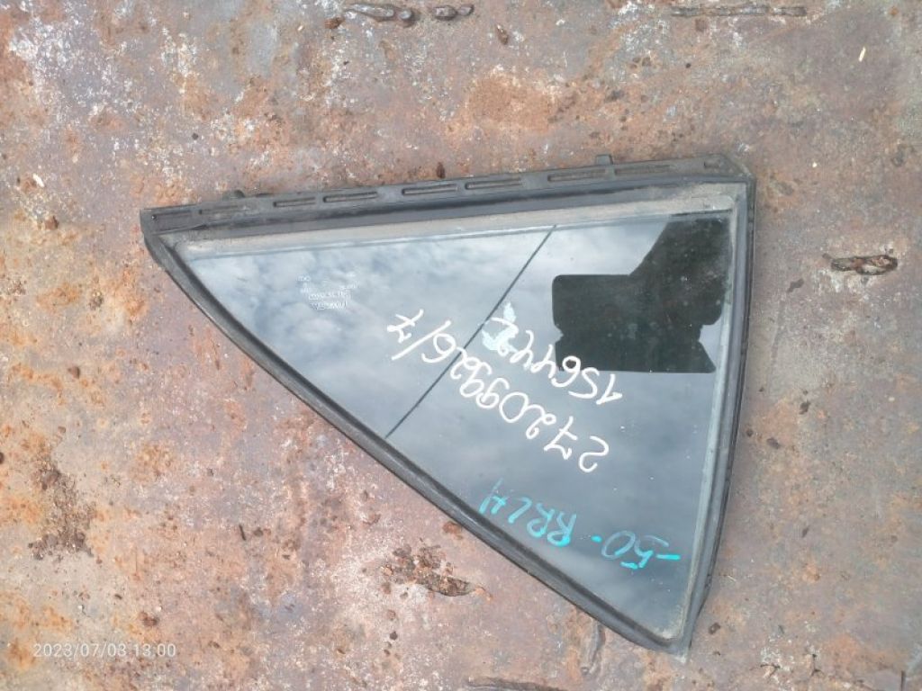 68124-06130 | Стекло двери глухое задн. лев. TOYOTA CAMRY 50 12-15