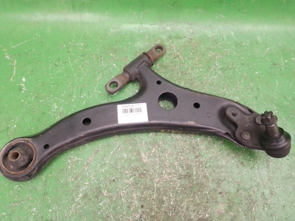 48069-06070 | Важіль передньої підвіски нижній лів. TOYOTA CAMRY 30 02-06