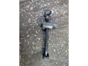 Обмежувач дверей задн. прав. TOYOTA CAMRY 40 06-11