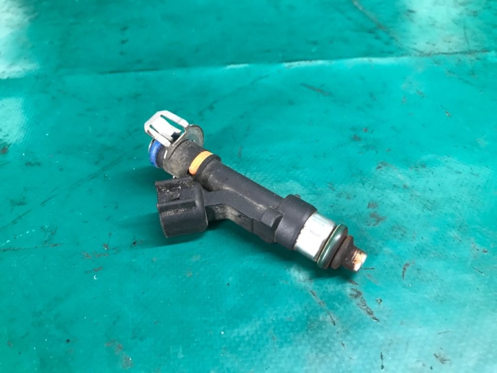 8S4Z-9F593-A | Форсунка топливная FORD FUSION 14-