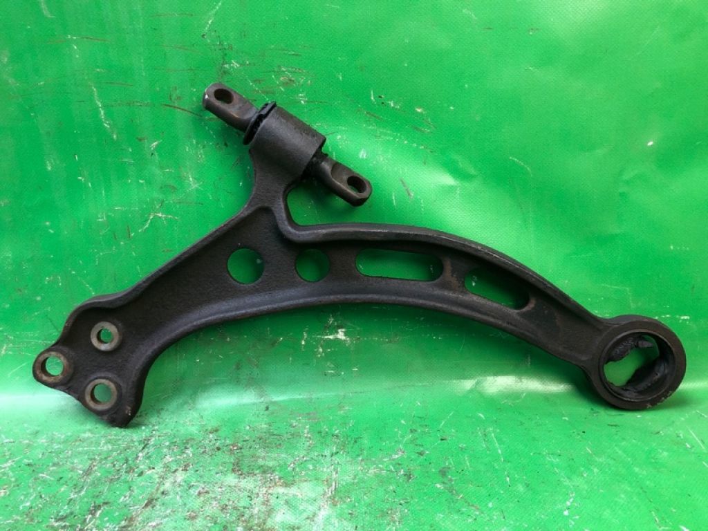 4806833030 | Важіль передньої підвіски нижній прав. LEXUS ES300 96-01