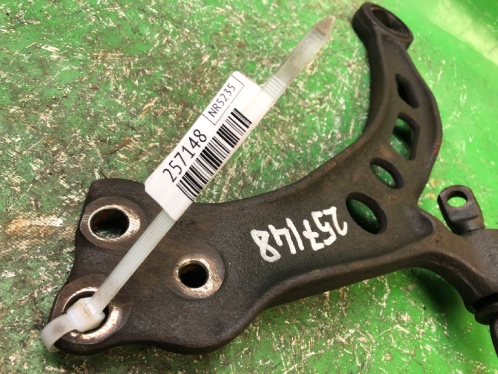 4806833030 | Важіль передньої підвіски нижній прав. LEXUS ES300 96-01 - Фото 6