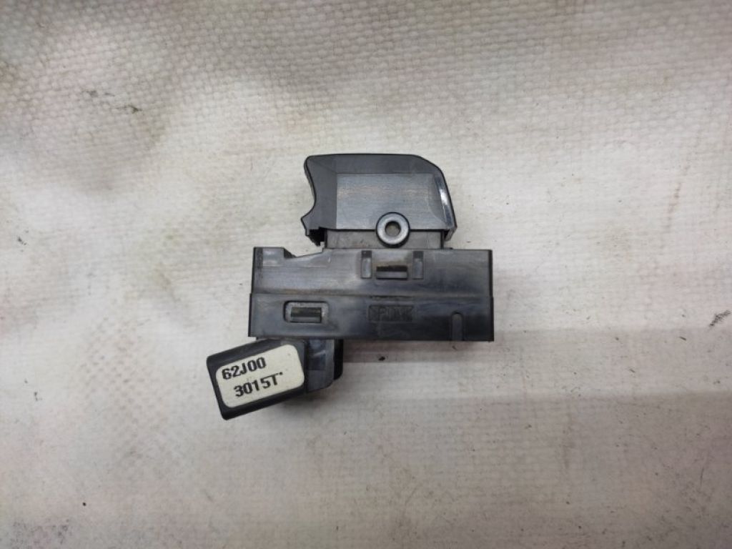 37995-62J00 | Кнопка склопідіймача задн. SUZUKI GRAND VITARA 05-15