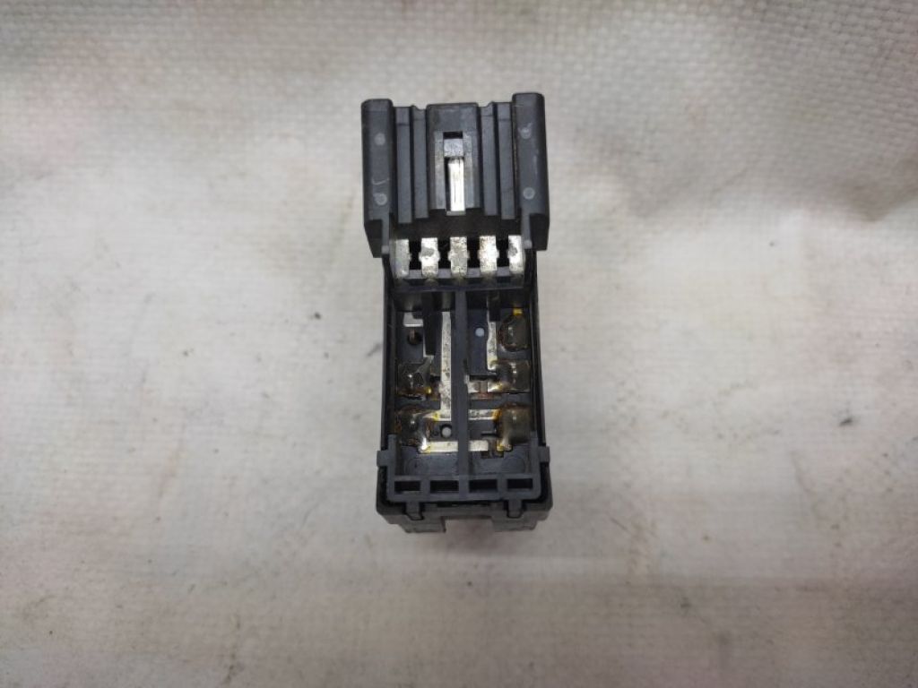 37995-62J00 | Кнопка склопідіймача задн. SUZUKI GRAND VITARA 05-15 - Фото 3