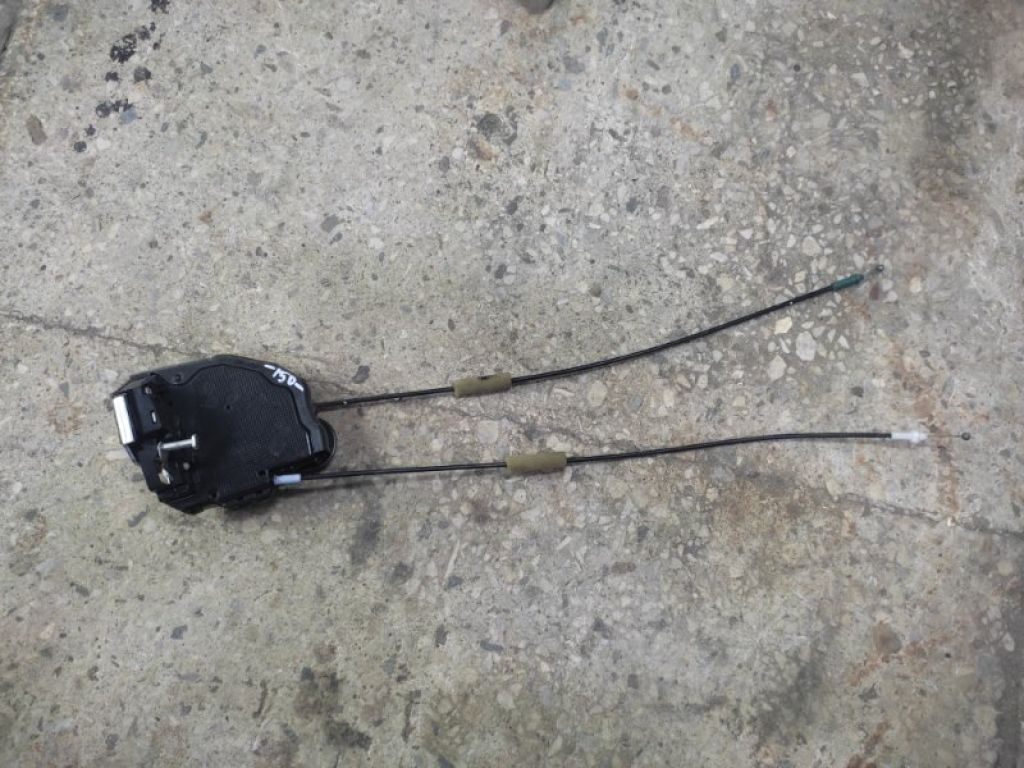 69330-02110 | Замок двері задн. прав. TOYOTA COROLLA 150 06-13