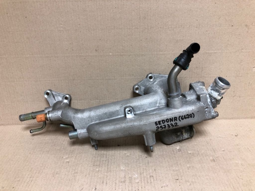 25600-3L350 | Патрубок системи охолодження KIA SEDONA 14-18