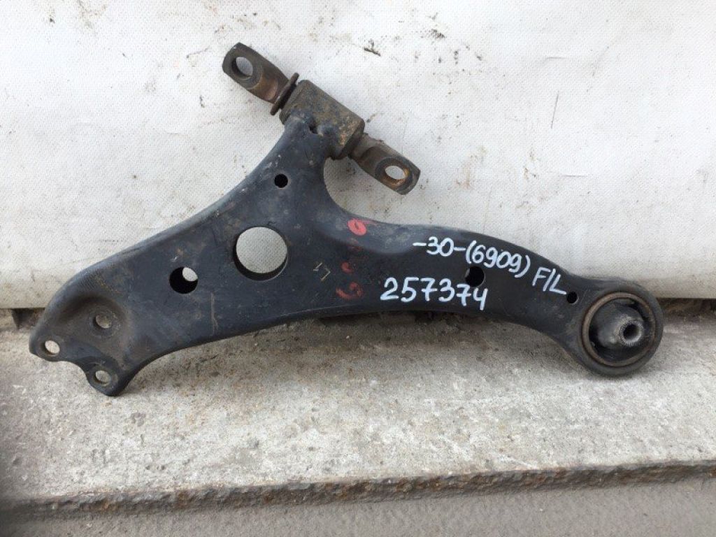 48069-06070 | Рычаг передней подвески нижний лев. TOYOTA CAMRY 30 02-06
