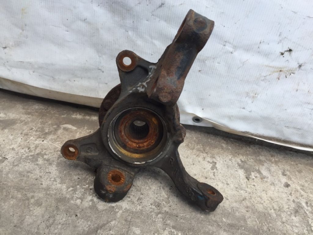 43211-AA010 | Кулак поворотный прав. TOYOTA CAMRY 40 06-11