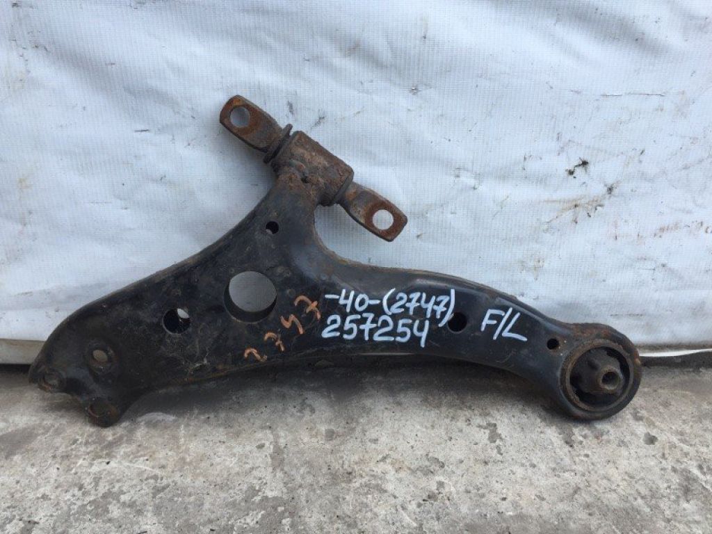 48069-06150 | Важіль передньої підвіски нижній лів. TOYOTA CAMRY 40 06-11