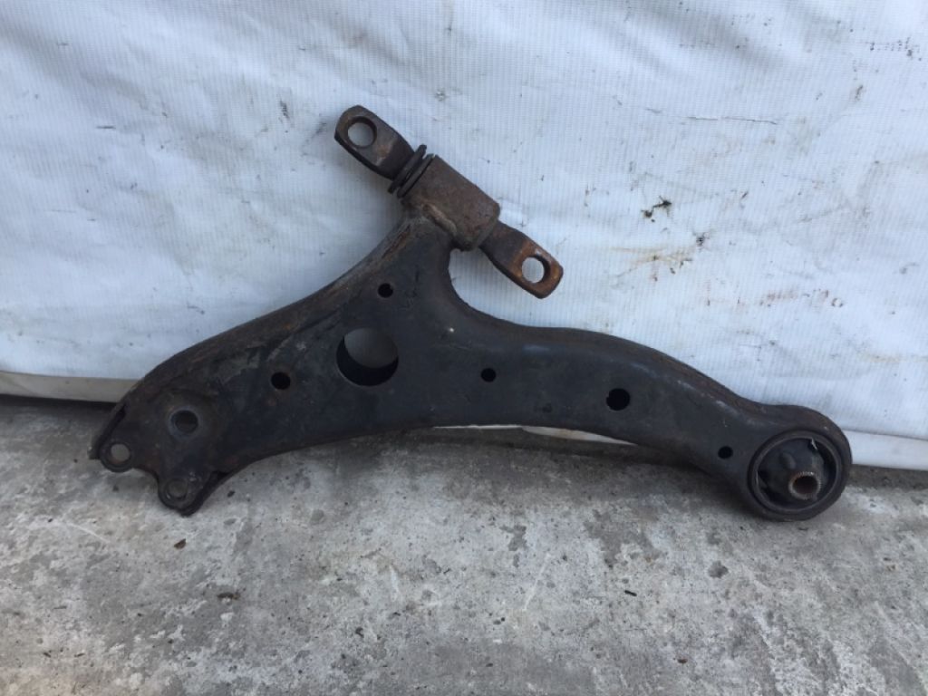 48068-06150 | Важіль передньої підвіски нижній прав. TOYOTA CAMRY 40 06-11 - Фото 3