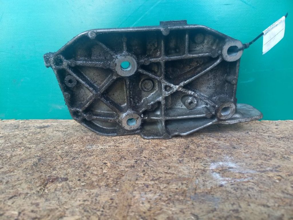 38930-PLC-000 | Кронштейн компресора кондиціонера HONDA CIVIC ES 00-05 - Фото 3