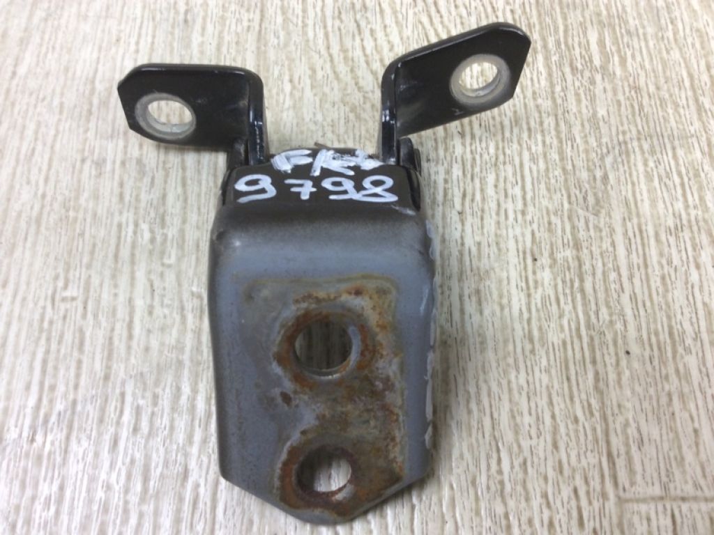 TD11-59-210A | Петля двери нижняя передн. прав. MAZDA CX-9 06-16