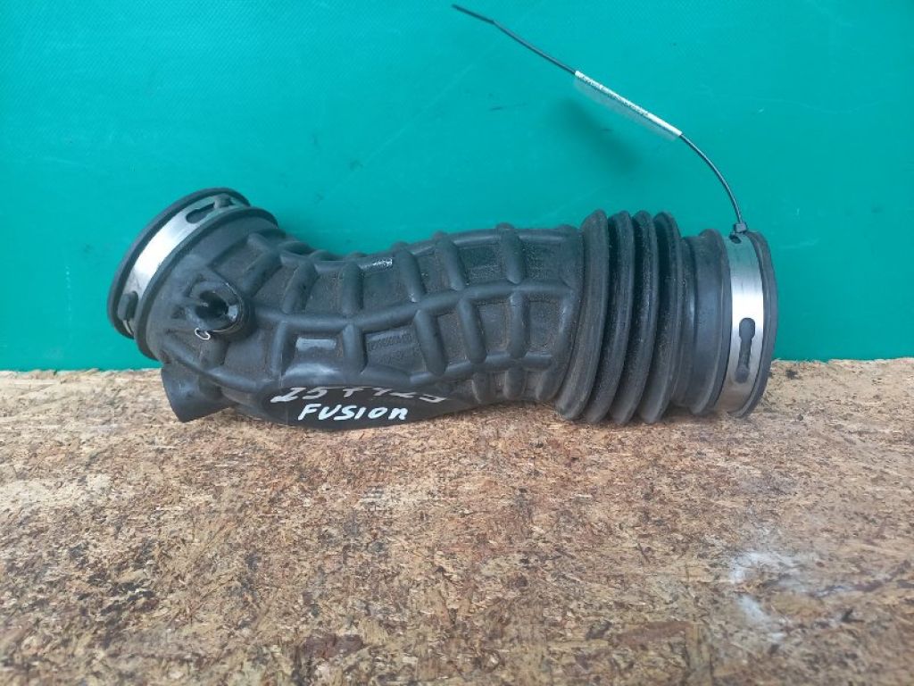 DS7Z-9B659-G | Патрубок воздушного фильтра FORD FUSION 14-