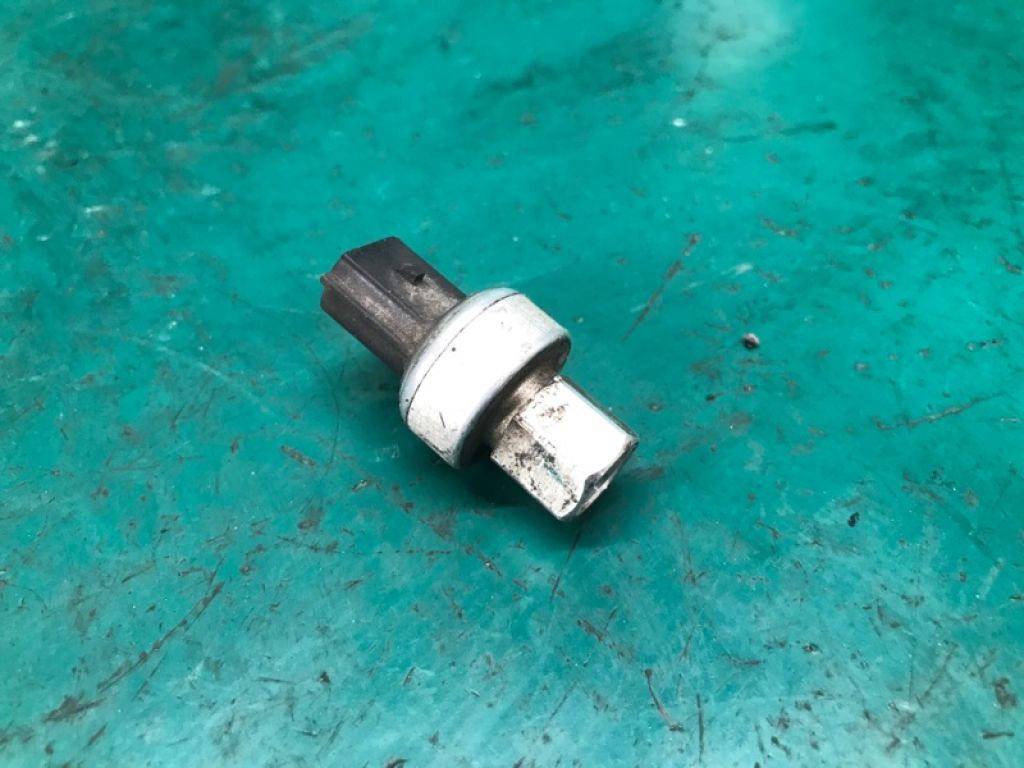 HG1Z-19D594-A | Датчик тиску кондиціонера FORD FUSION 14-
