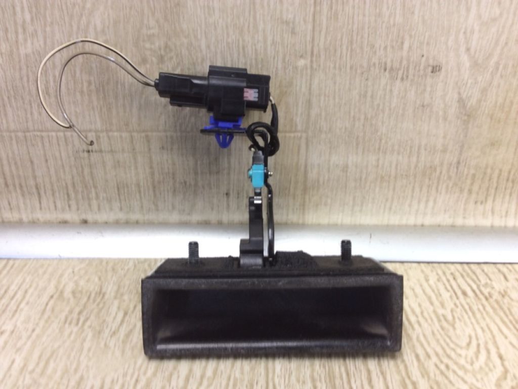 L207-62-410 | Ручка дверей багажника MAZDA CX-9 06-16 - Фото 3