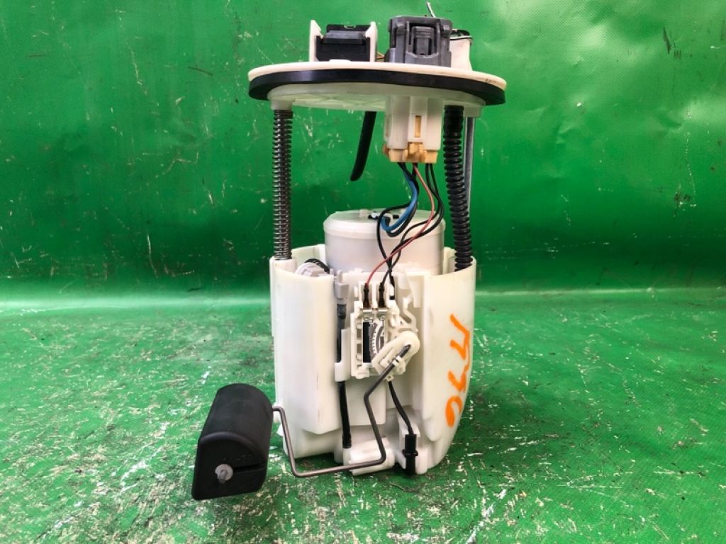 1760A176 | Топливный насос MITSUBISHI GALANT 03-12