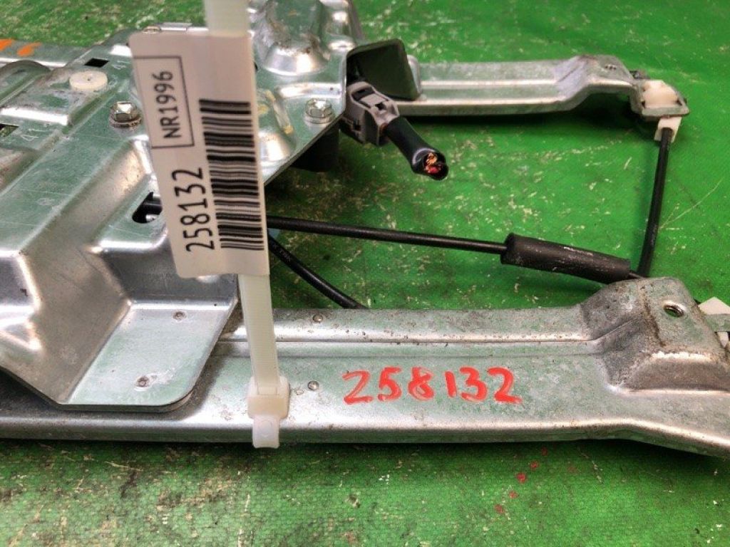 MR599948 | Склопідйомник передн. прав. MITSUBISHI GALANT 03-12 - Фото 2