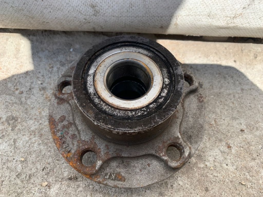 8V0 598 611 A | Маточина колеса задн. VOLKSWAGEN JETTA USA 10-17 - Фото 4