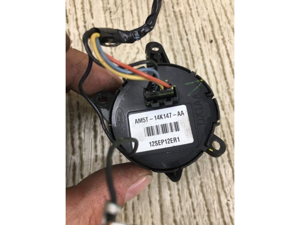 AM5T-14K147-AA | Кнопки руля FORD FOCUS 10-18 - Фото 3