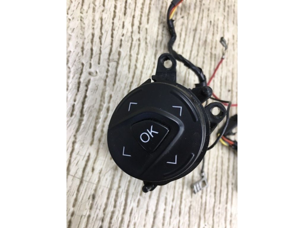 AM5T-14K147-AA | Кнопки руля FORD FOCUS 10-18 - Фото 4