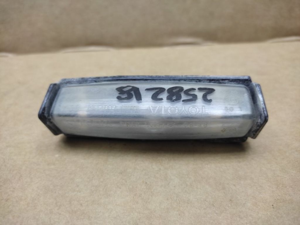 81270-AA020 | Подсветка номера TOYOTA CAMRY 40 06-11