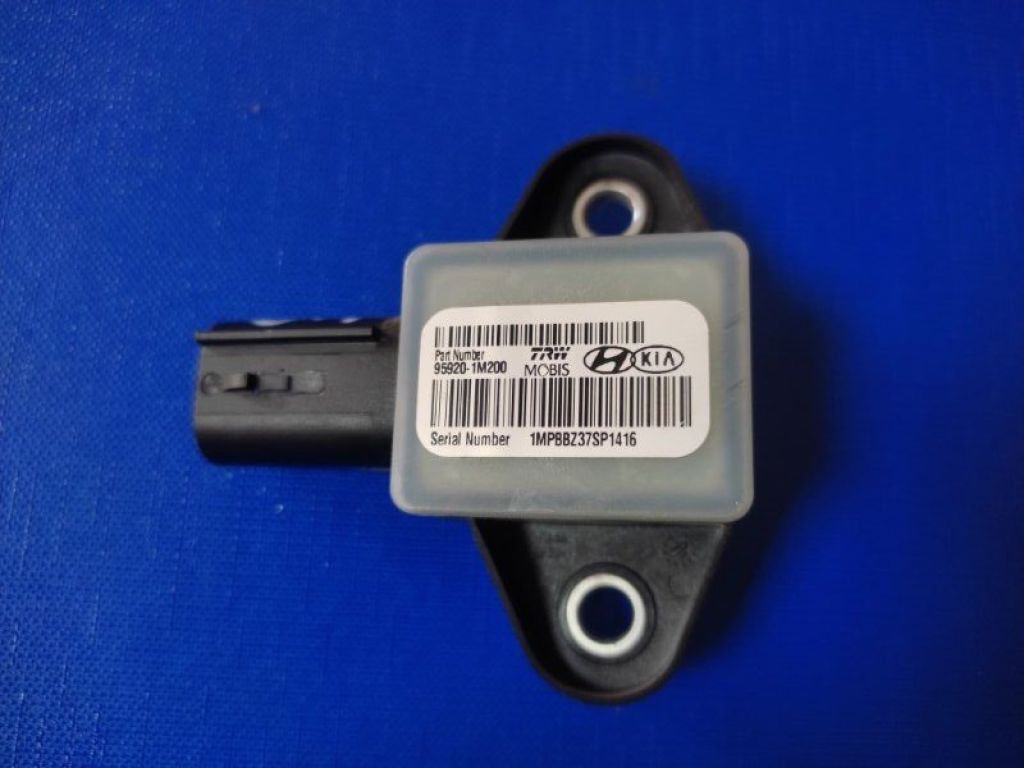95920-1M200 | Датчик удара передн. лев. HYUNDAI SONATA YF 10-14