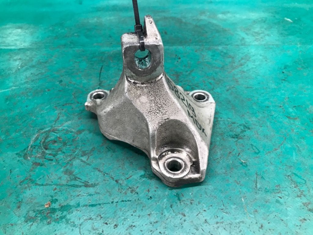 50826-S3V-A01 | Кронштейн двигуна передн. ACURA MDX (YD1) 00-06