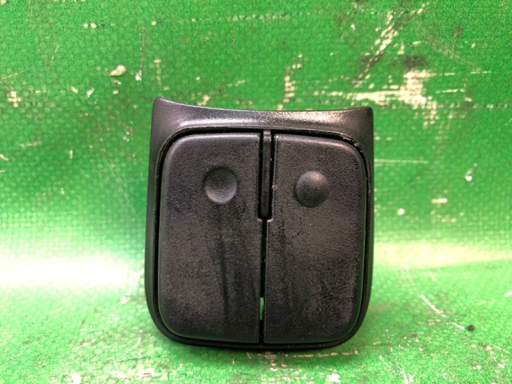 39038546 | Кнопки руля прав. CHEVROLET EQUINOX 17-