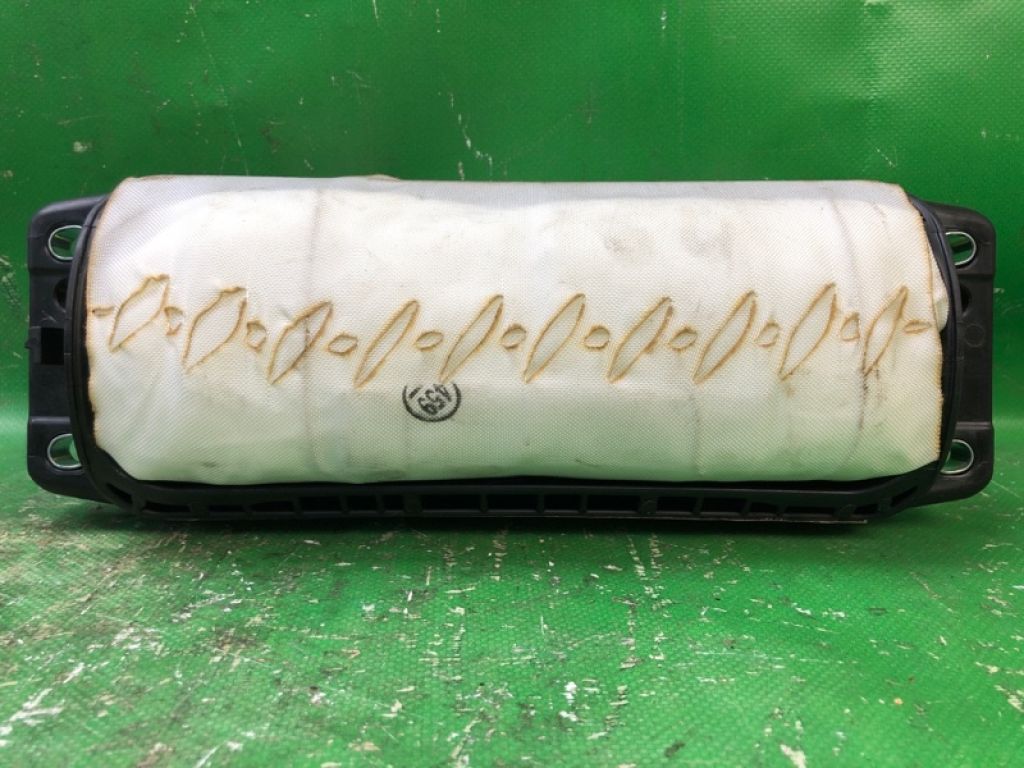 561 880 204 A | Подушка безопасности пассажира VOLKSWAGEN PASSAT B7 11-15