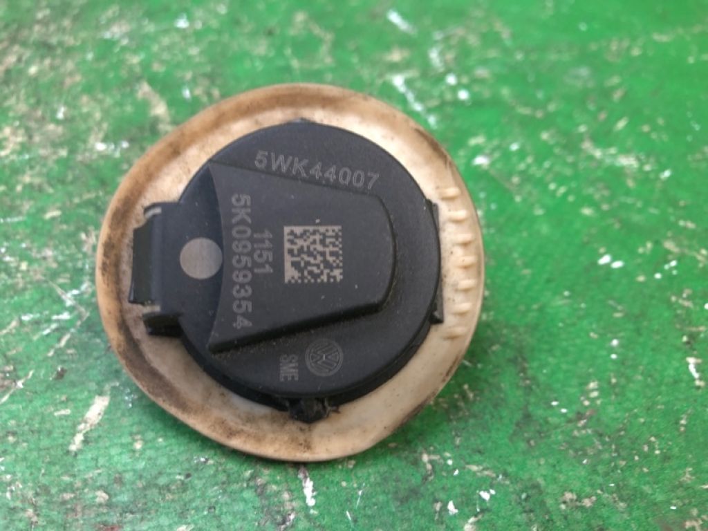 5K0 959 354 | Датчик удару VOLKSWAGEN PASSAT B7 11-15 - Фото 4