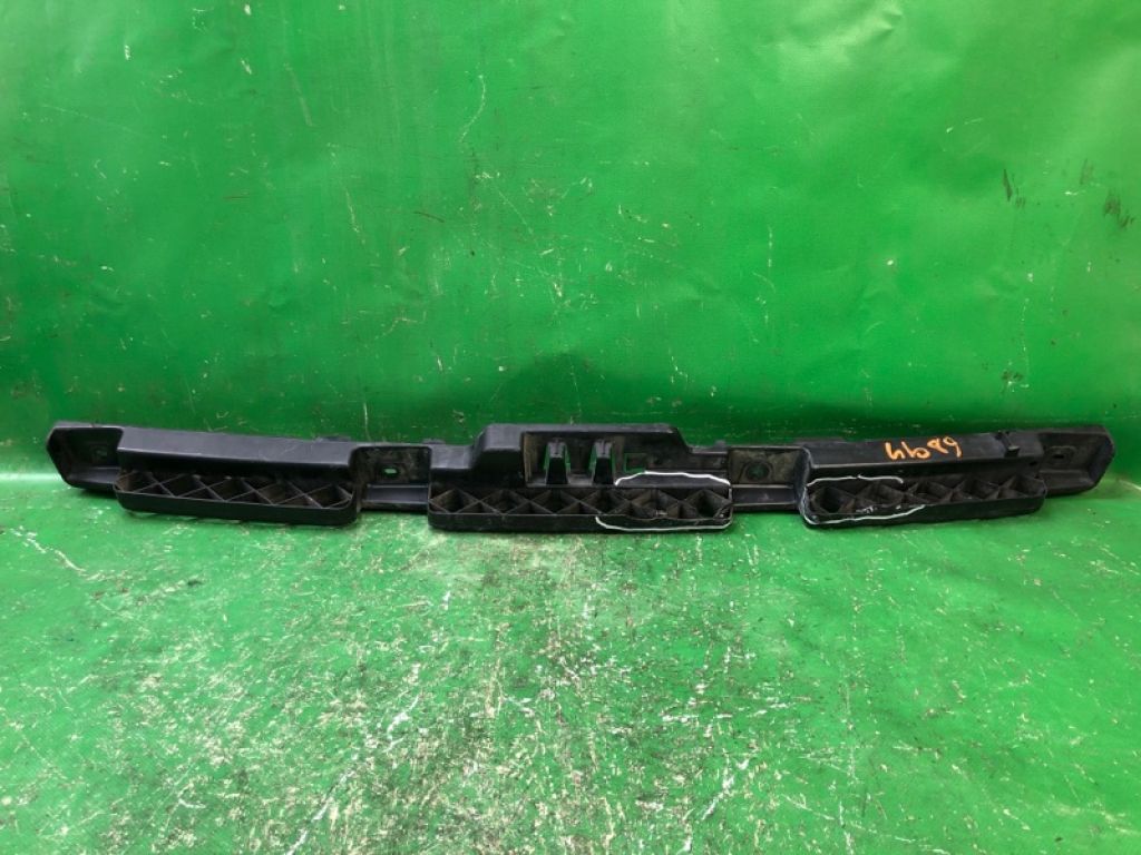 561807863A | Кронштейн заднего бампера VOLKSWAGEN PASSAT B7 11-15