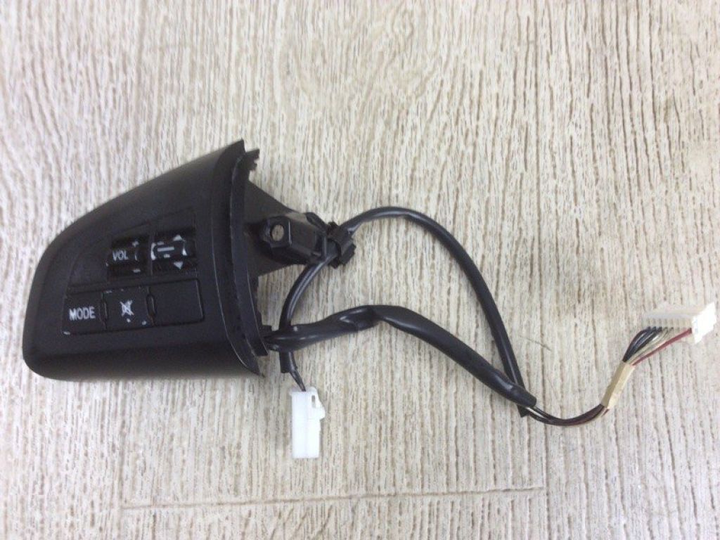 BBM3-66-4M0C | Кнопки руля MAZDA 3 BL 09-13