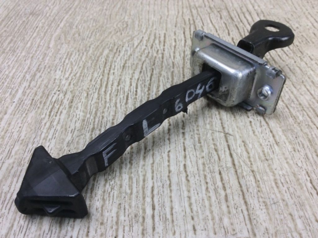 BBM4-58-270C | Ограничитель двери передн. MAZDA 3 BL 09-13