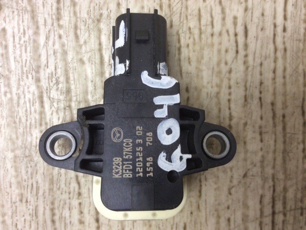 BBM4-57-KC0 | Датчик удара MAZDA 3 BL 09-13