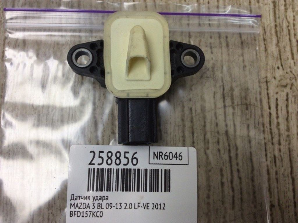 BBM4-57-KC0 | Датчик удара MAZDA 3 BL 09-13 - Фото 2