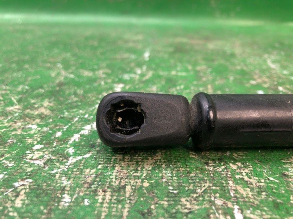 81171-B2000 | Амортизатор капота прав. KIA SOUL PS 13-19 - Фото 3