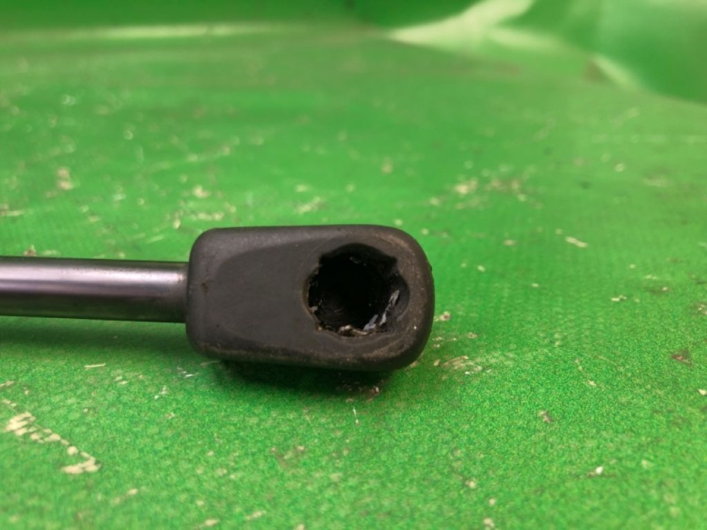 81171-B2000 | Амортизатор капота прав. KIA SOUL PS 13-19 - Фото 4