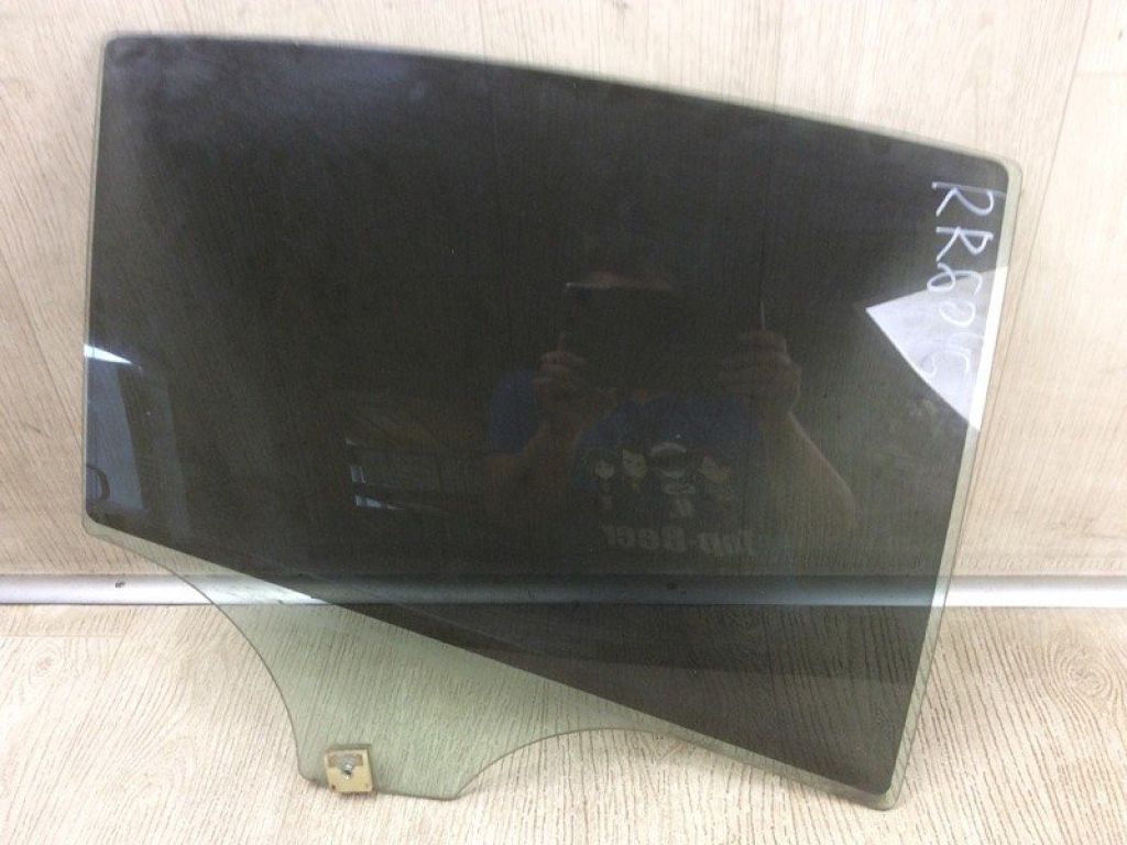 BBM5-72-511A | Скло дверей задн. прав. MAZDA 3 BL 09-13